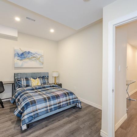 Private Basement Bedrooms In Oakville Luaran gambar