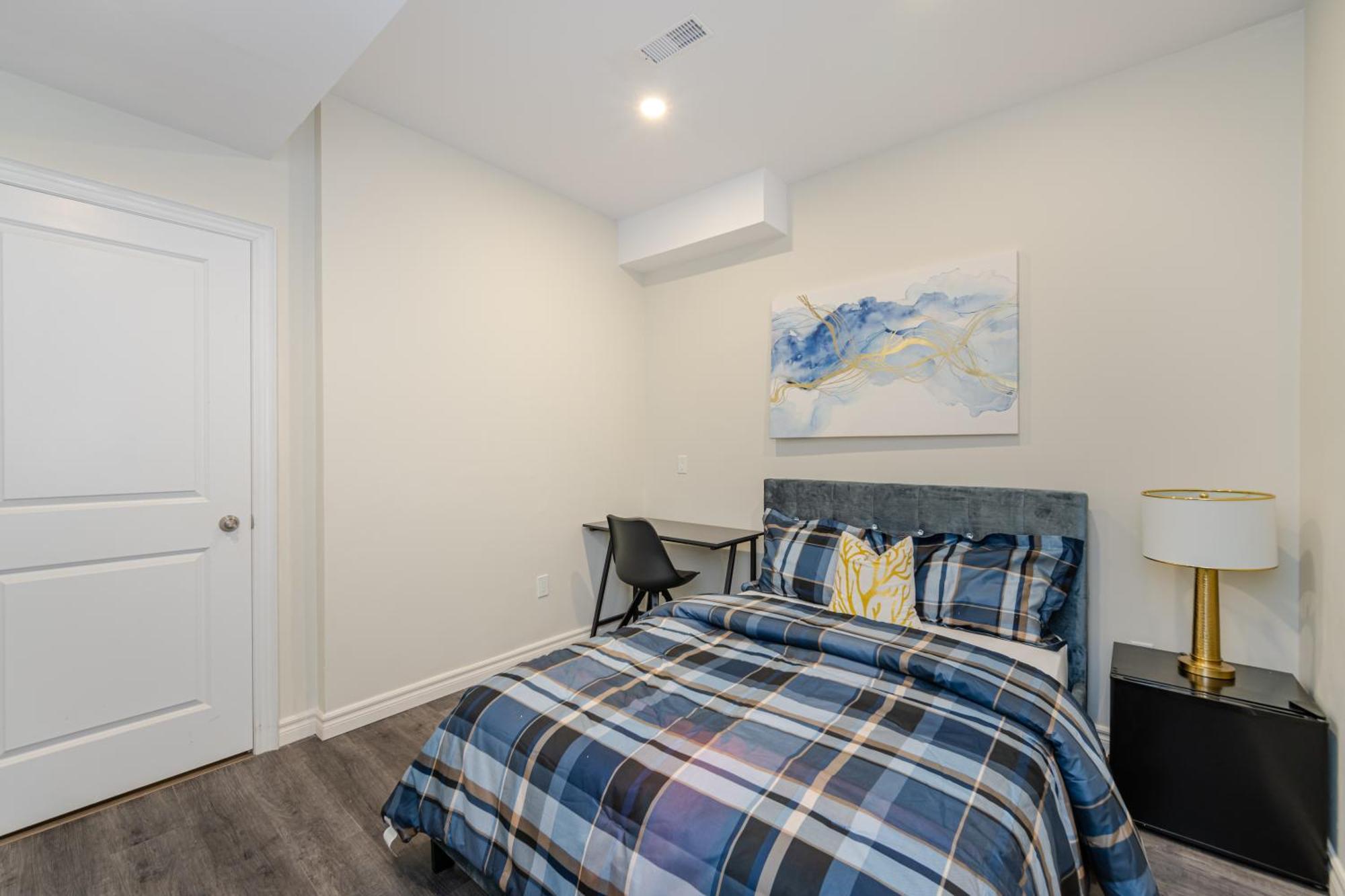 Private Basement Bedrooms In Oakville Luaran gambar