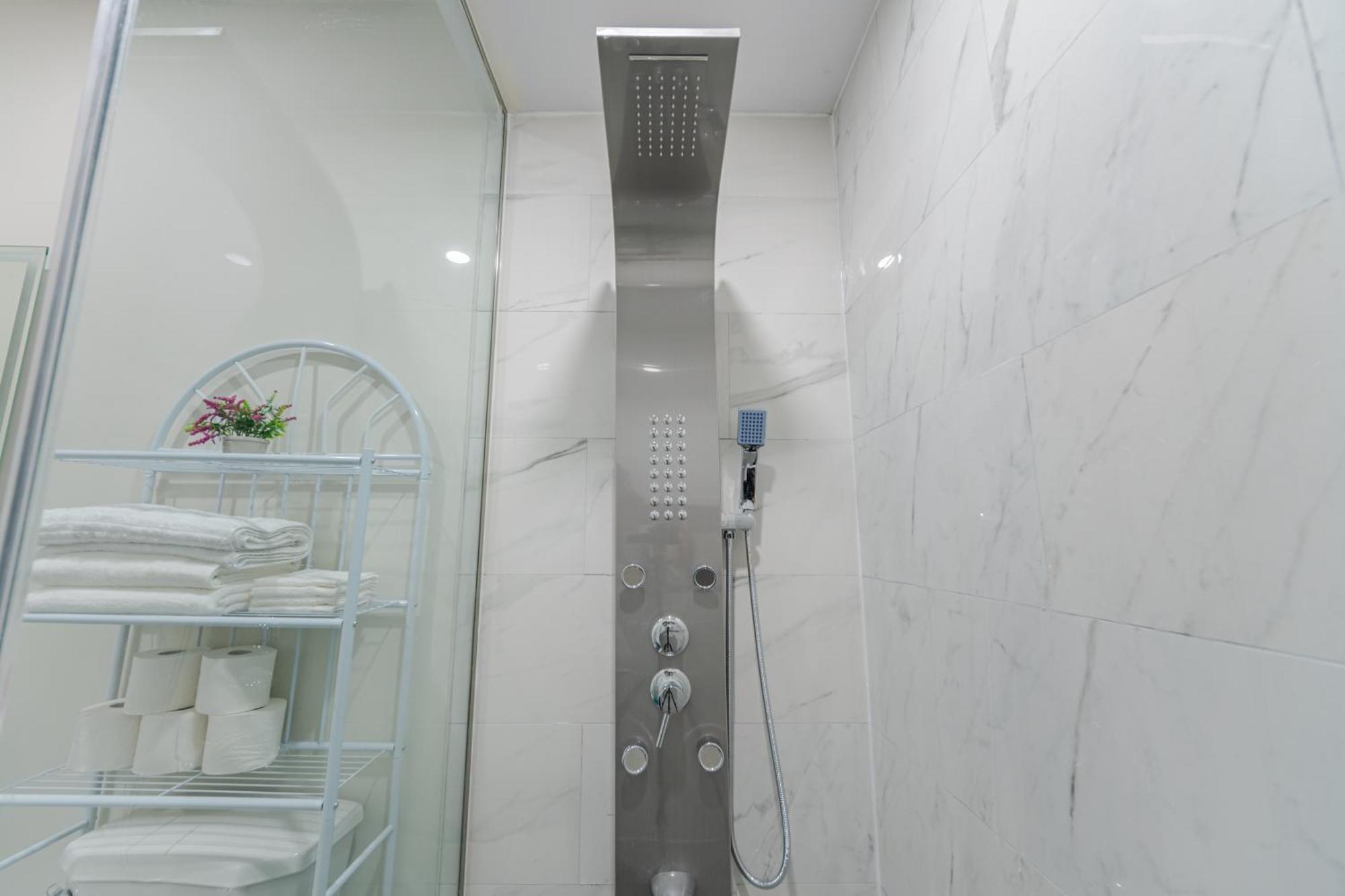 Private Basement Bedrooms In Oakville Luaran gambar
