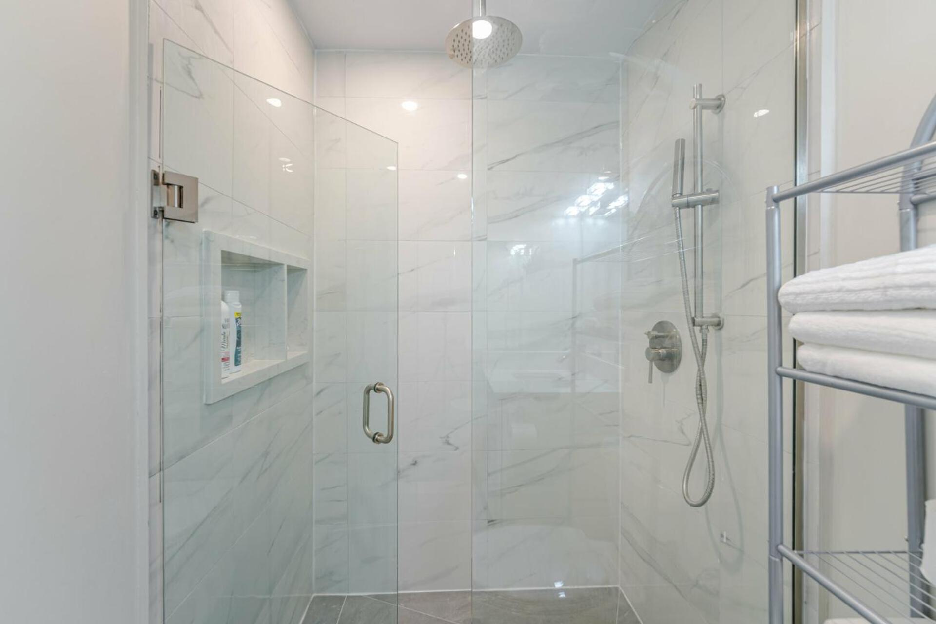 Private Basement Bedrooms In Oakville Luaran gambar