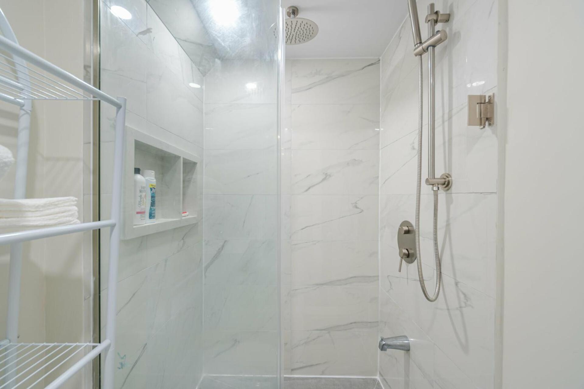 Private Basement Bedrooms In Oakville Luaran gambar